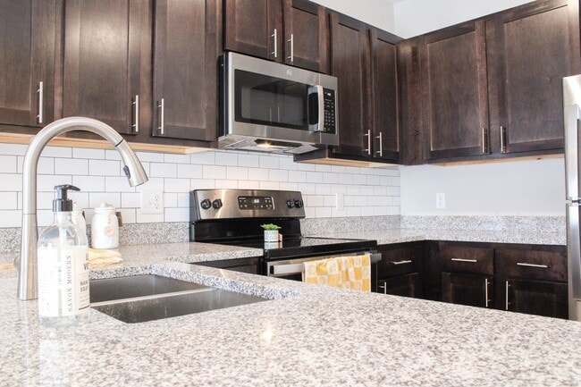 Building Photo - 3261 Redhawk St