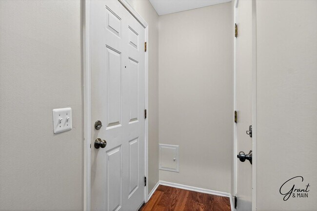 Foto del edificio - $1550 2 bedroom town house