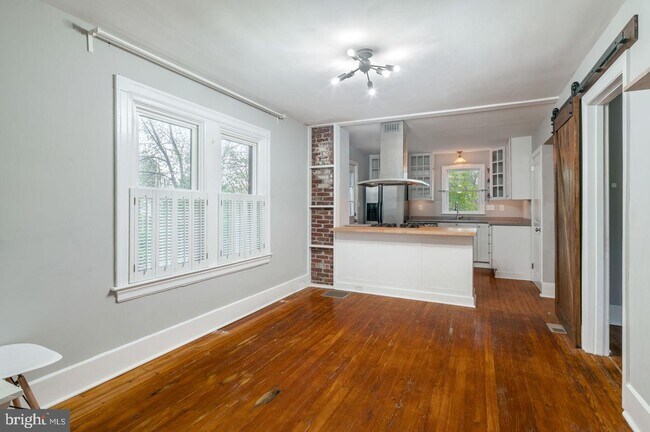 Foto del edificio - 173 Maple Ave