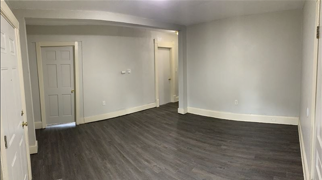 Building Photo - Spacious & Refreshed 3BR South Hills Gem: ...