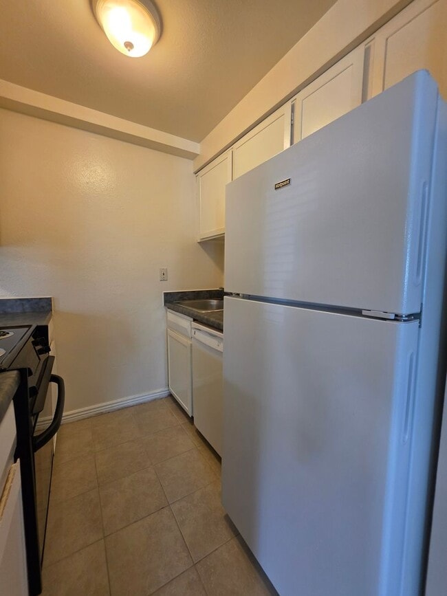 Foto del edificio - 4955 Moorhead Ave