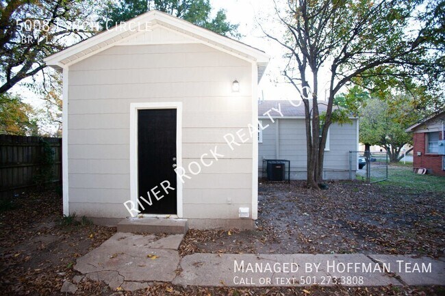 Building Photo - 5008 Lynch Dr
