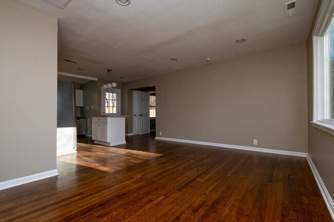 Building Photo - 2622 Delk Ave