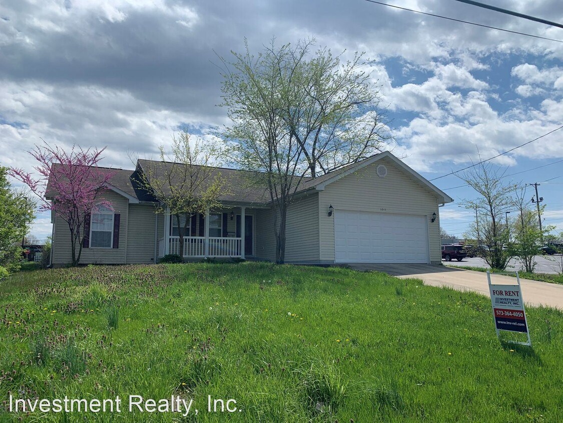 3 br, 2 bath House 1011 W 11th St House Rental in Rolla, MO