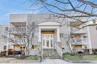 Building Photo - 4139 S Four Mile Run Dr