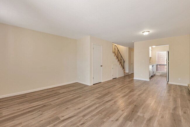 Foto del edificio - Charming 2-Story Home with Pool Access in ...