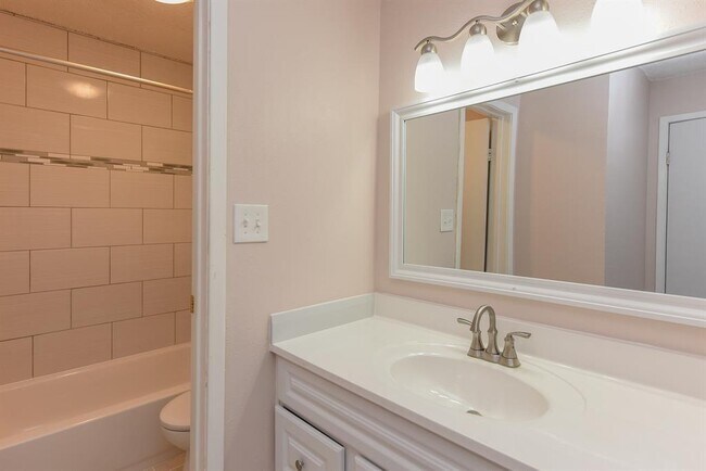 Foto del edificio - 3919 Fairmont Pkwy
