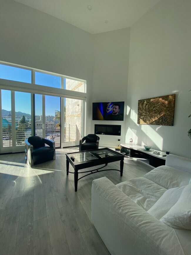 Foto del edificio - 118 S Kenwood St