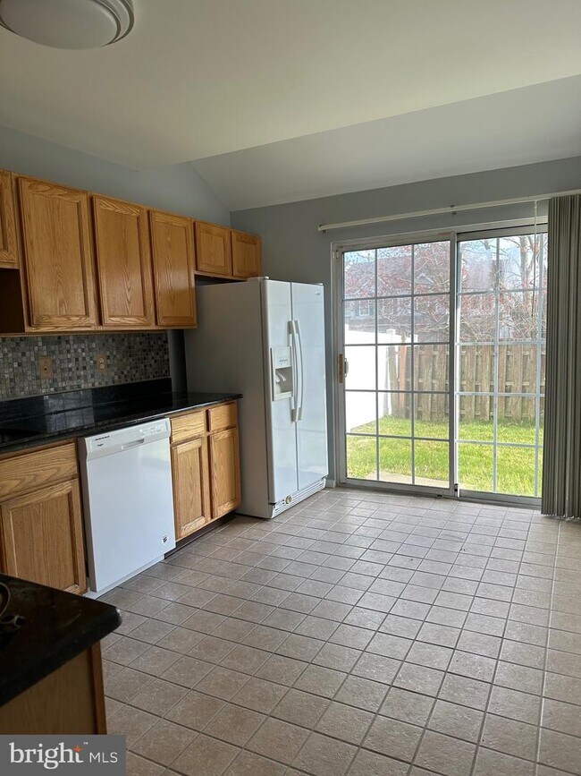 Building Photo - 4 Camellia Ct