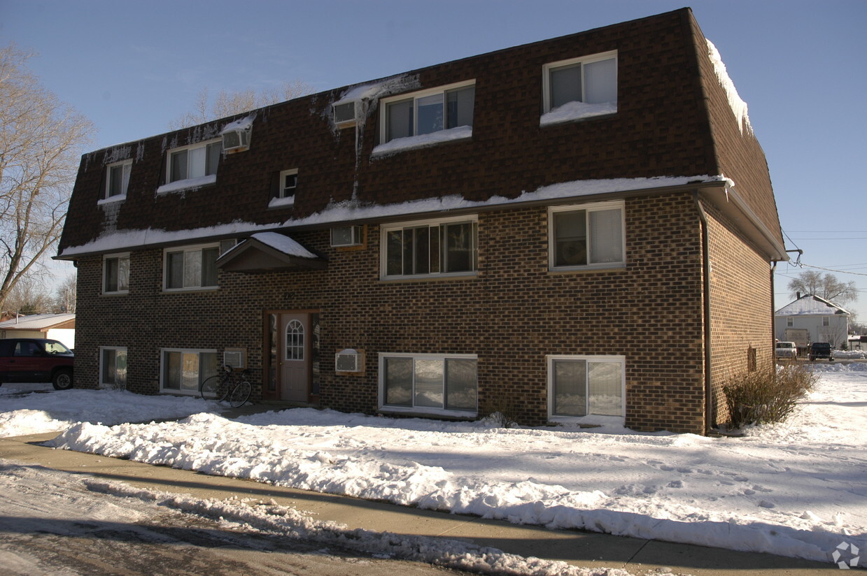 Primary Photo - 262 E Grand Ave