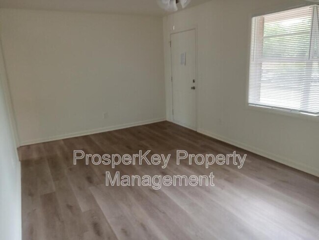 Foto del edificio - 6248 Mill Branch Rd