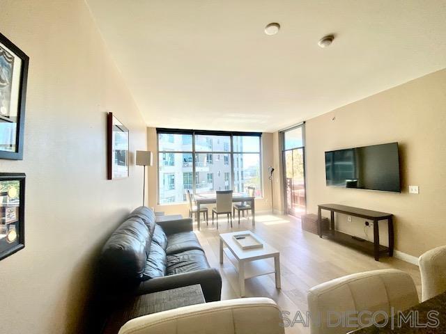 Foto del edificio - 253 10th Ave