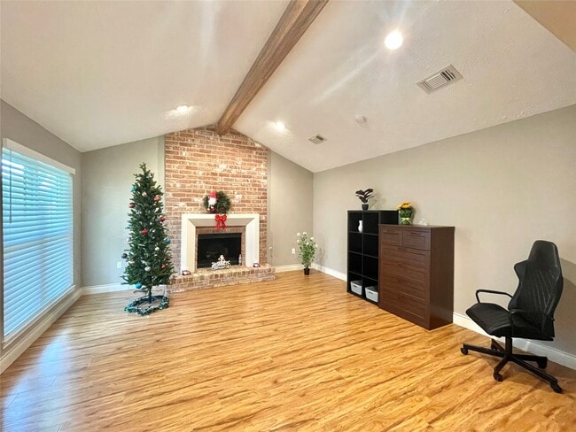 Foto del edificio - 3023 Sam Houston Dr