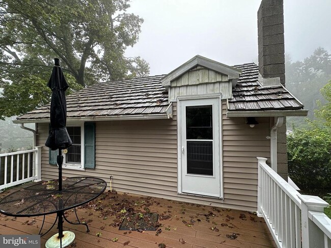Building Photo - 14822 Charmian Rd