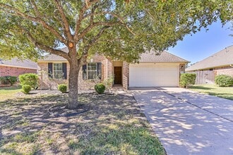 Building Photo - 2006 Plantain Lily Ct