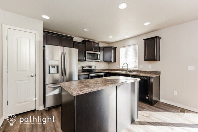 Building Photo - 6135 Wallowing Way