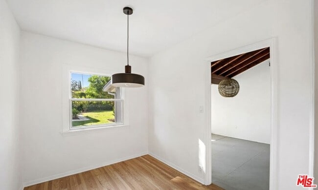Building Photo - 15440 Dickens St