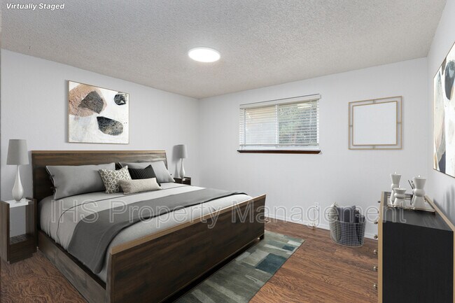 Building Photo - 905 W 33rd Ave