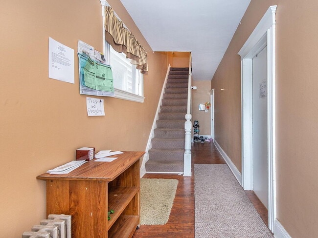 Building Photo - 3-Bed in the Heart of New Brunswick!"