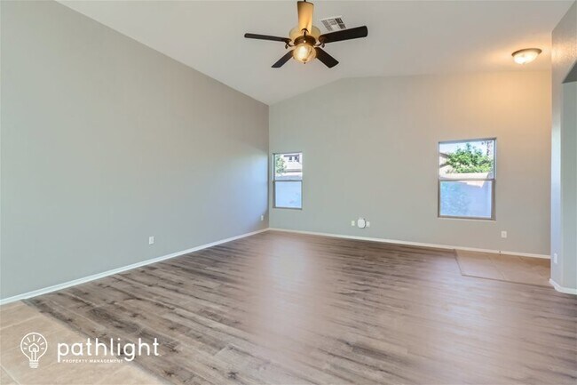 Building Photo - 44196 Vineyard Street