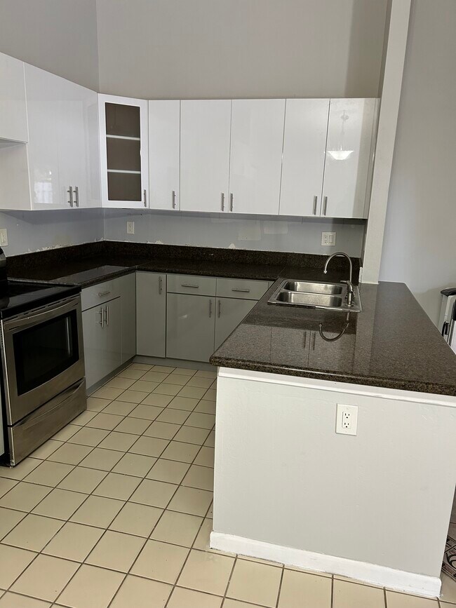 Foto del edificio - 1158 Summit Trail Cir