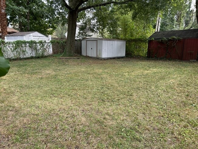 Foto del edificio - Charming 3 Bed, 2 Bath Ranch-Style Colonia...