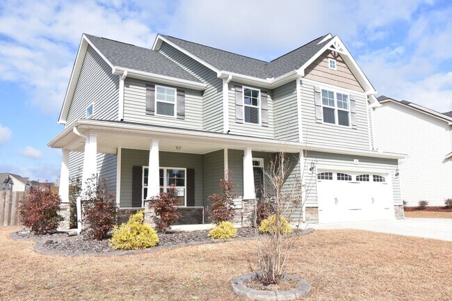 Building Photo - 4 Bedroom and 2.5 Bath Home (No Pets)