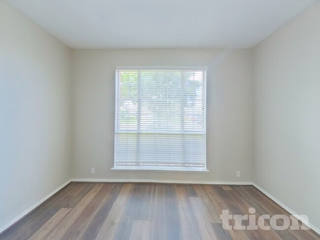 Foto del edificio - 4504 Vista Meadows Dr