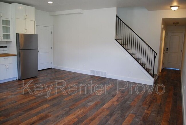 Building Photo - 713 W 500 S