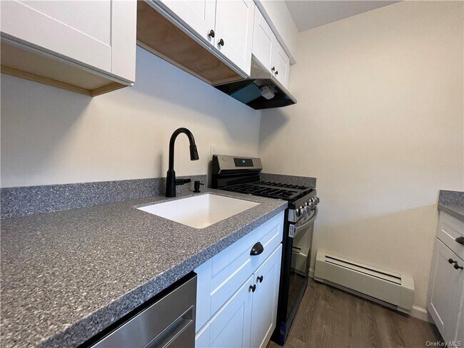 Foto del edificio - 27 Tanager Rd