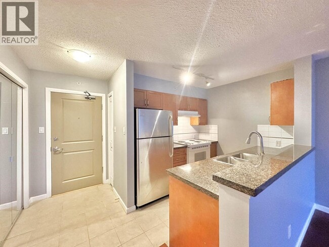 Building Photo - 4388 Buchanan St