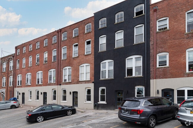 Building Photo - The 211 Luxury Lofts