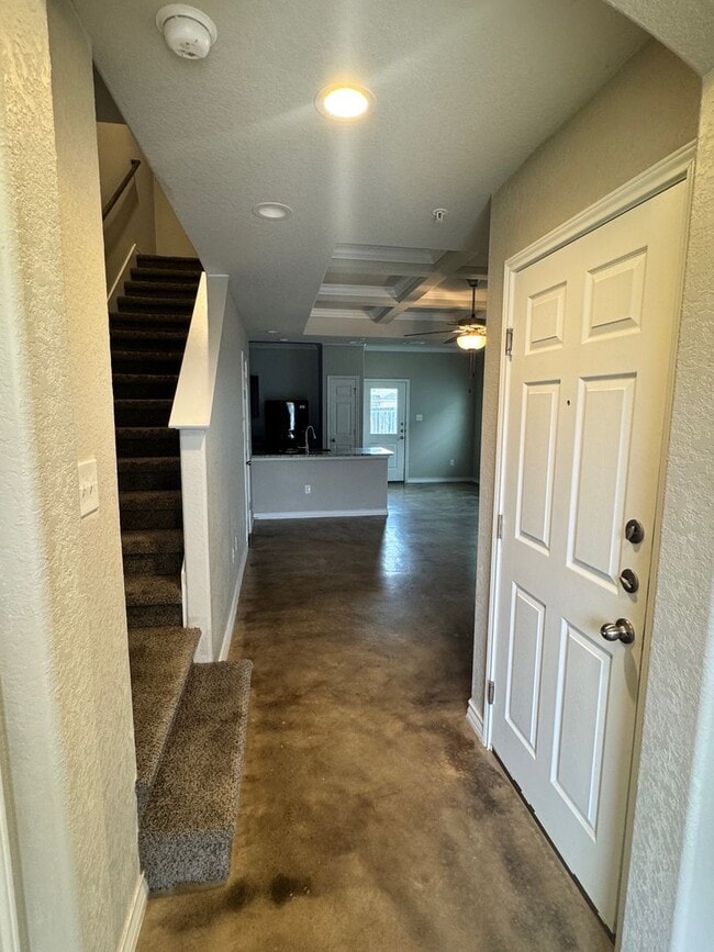 Building Photo - Coming Soon - Elegant 3BR 2.5 Bath Townhom...