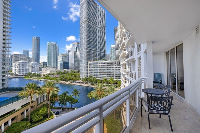 Building Photo - 901 Brickell Key Blvd