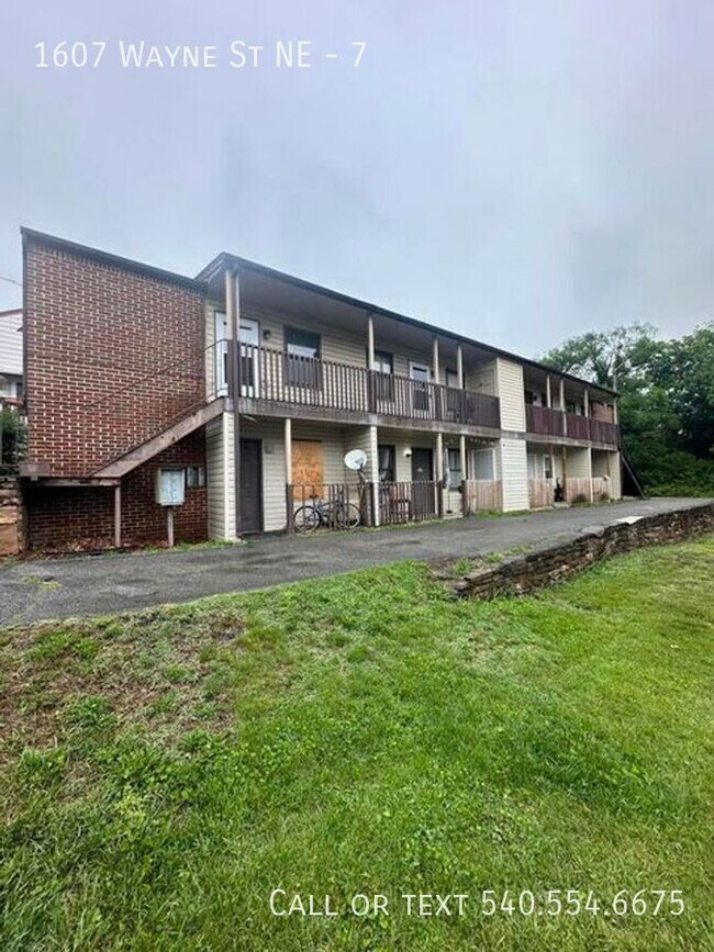 Building Photo - 1607 Wayne St NE