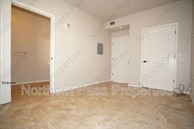 Foto del edificio - 1100 Cedar St