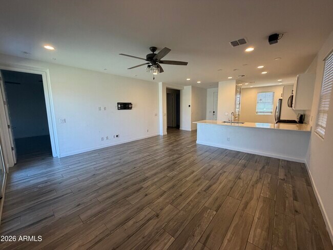 Foto del edificio - 24596 N 170th Dr