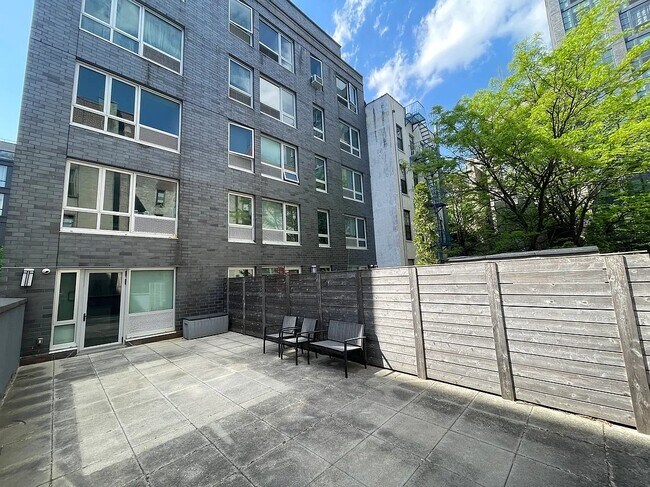 Building Photo - 164 Attorney St