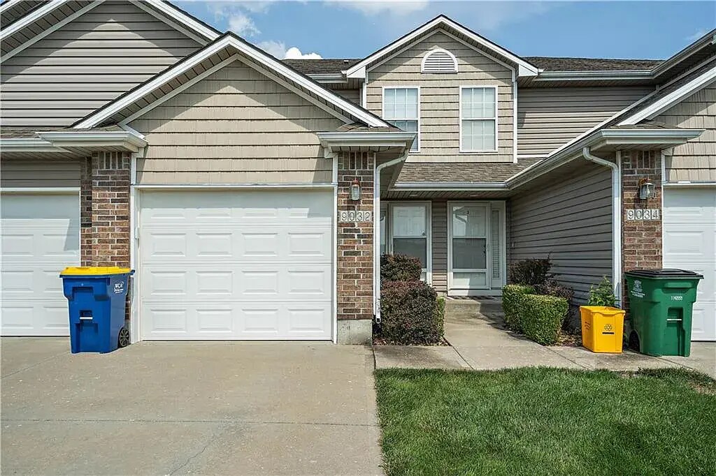 Primary Photo - 9032 SW Macintosh Dr