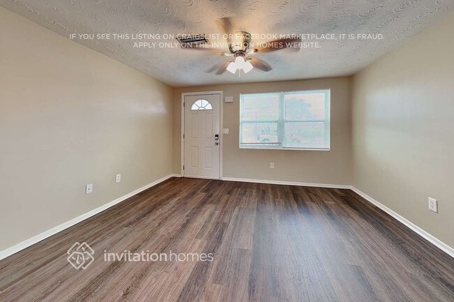 Building Photo - 3910 Beechwood Dr