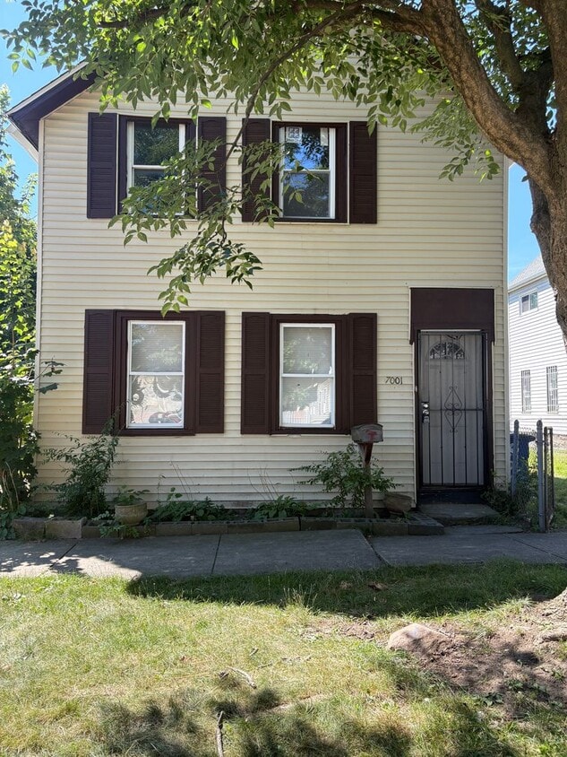 Primary Photo - 5 Bedroom
