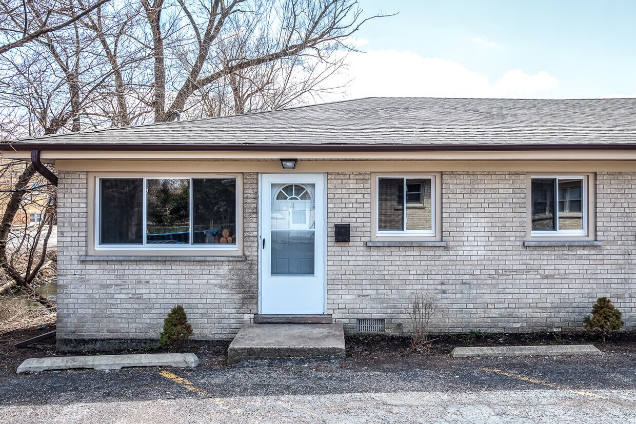 Primary Photo - 601 Highview Ave