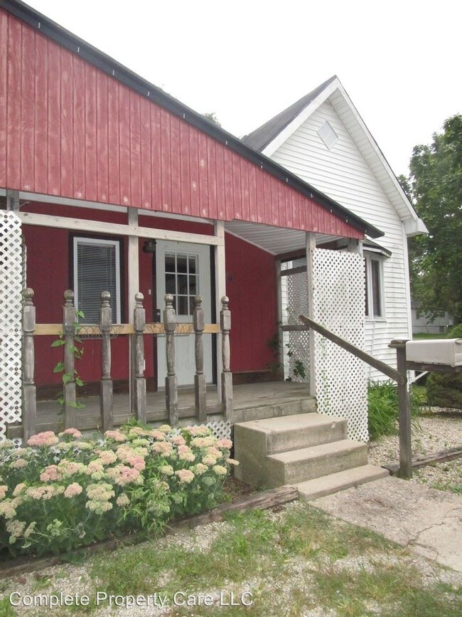 Building Photo - 614 S Koontz Ave