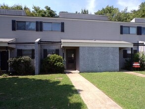 Building Photo - 3 Anthony Cir