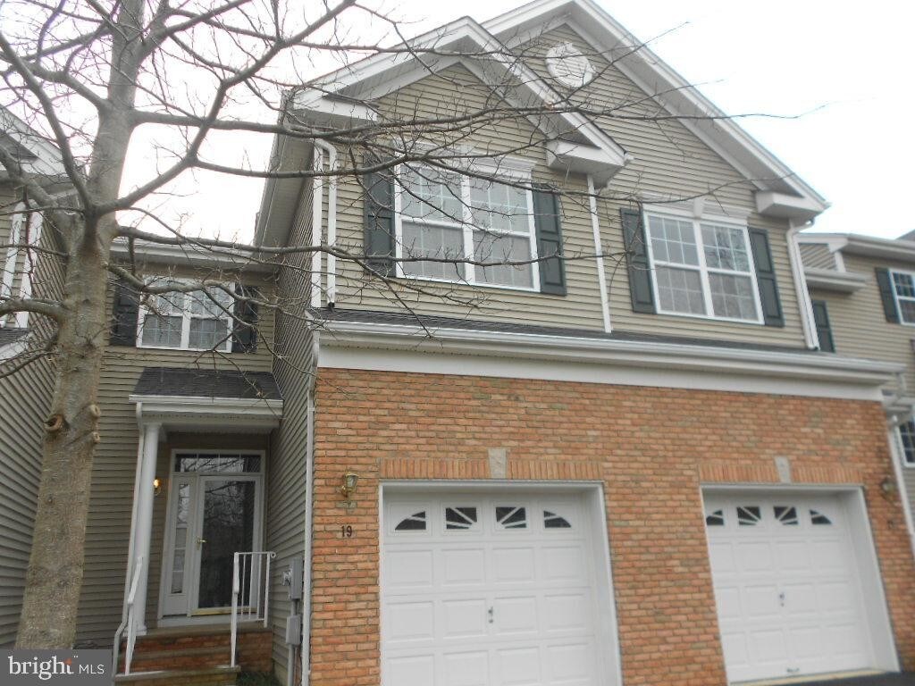 Foto principal - 19 Hoover Ave
