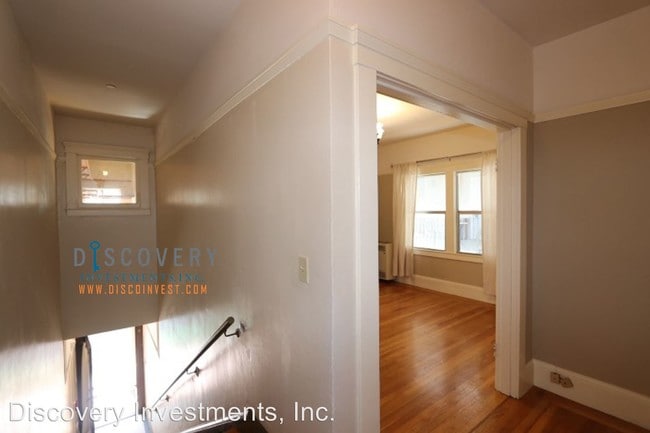 Building Photo - 2107 Hearst Ave
