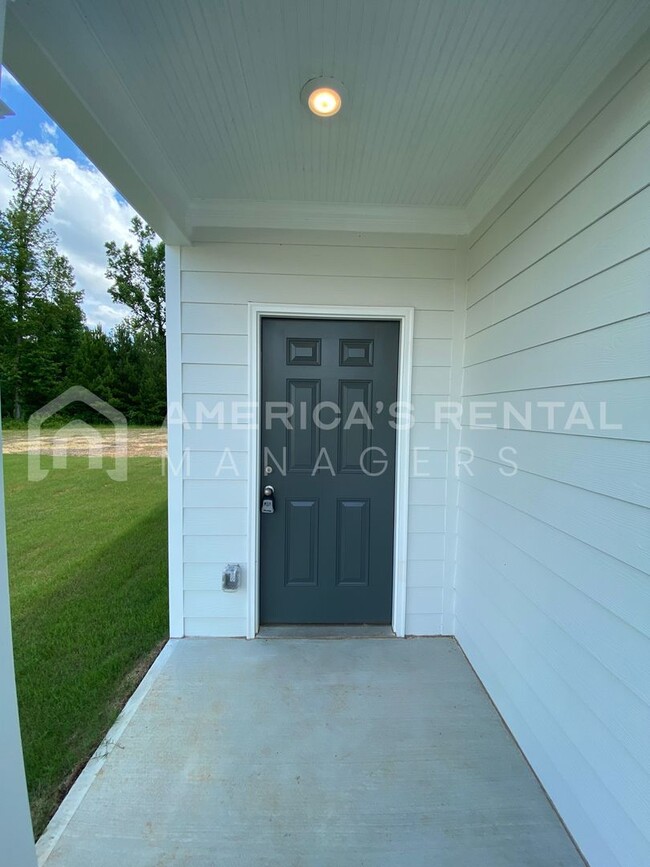 Foto del edificio - Home for Rent in Springville, AL! Availabl...