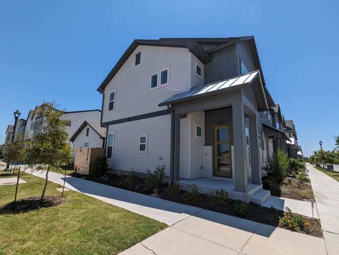 Foto principal - 4215 Margarita St