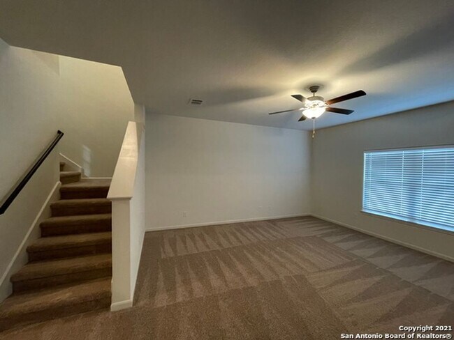 Foto del edificio - 4 Bedroom Home in  Savannah Place Subdivison In Converse, Tx