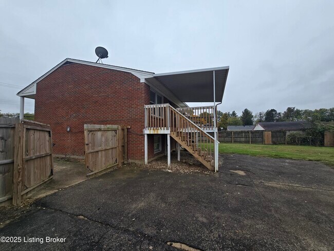 Foto del edificio - 11306 Deering Rd